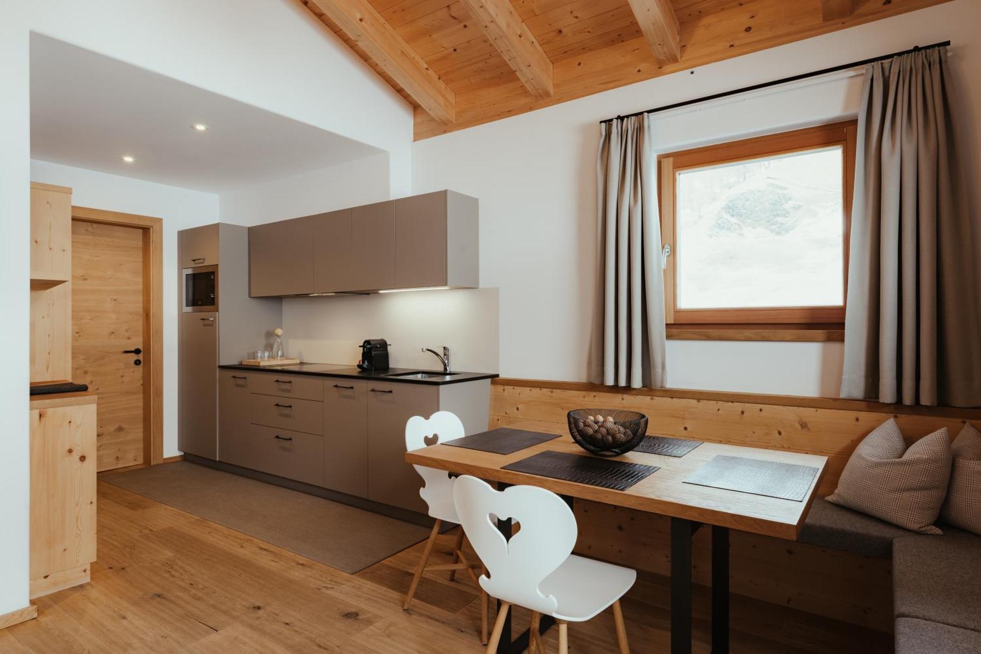 Villa Flora Mountain Lodges San Cassiano Kültér fotó