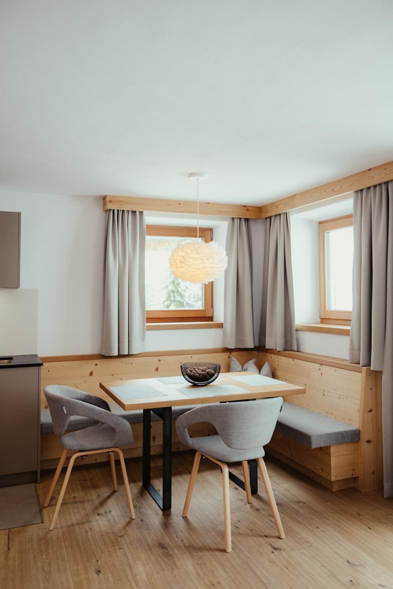 Villa Flora Mountain Lodges San Cassiano Kültér fotó