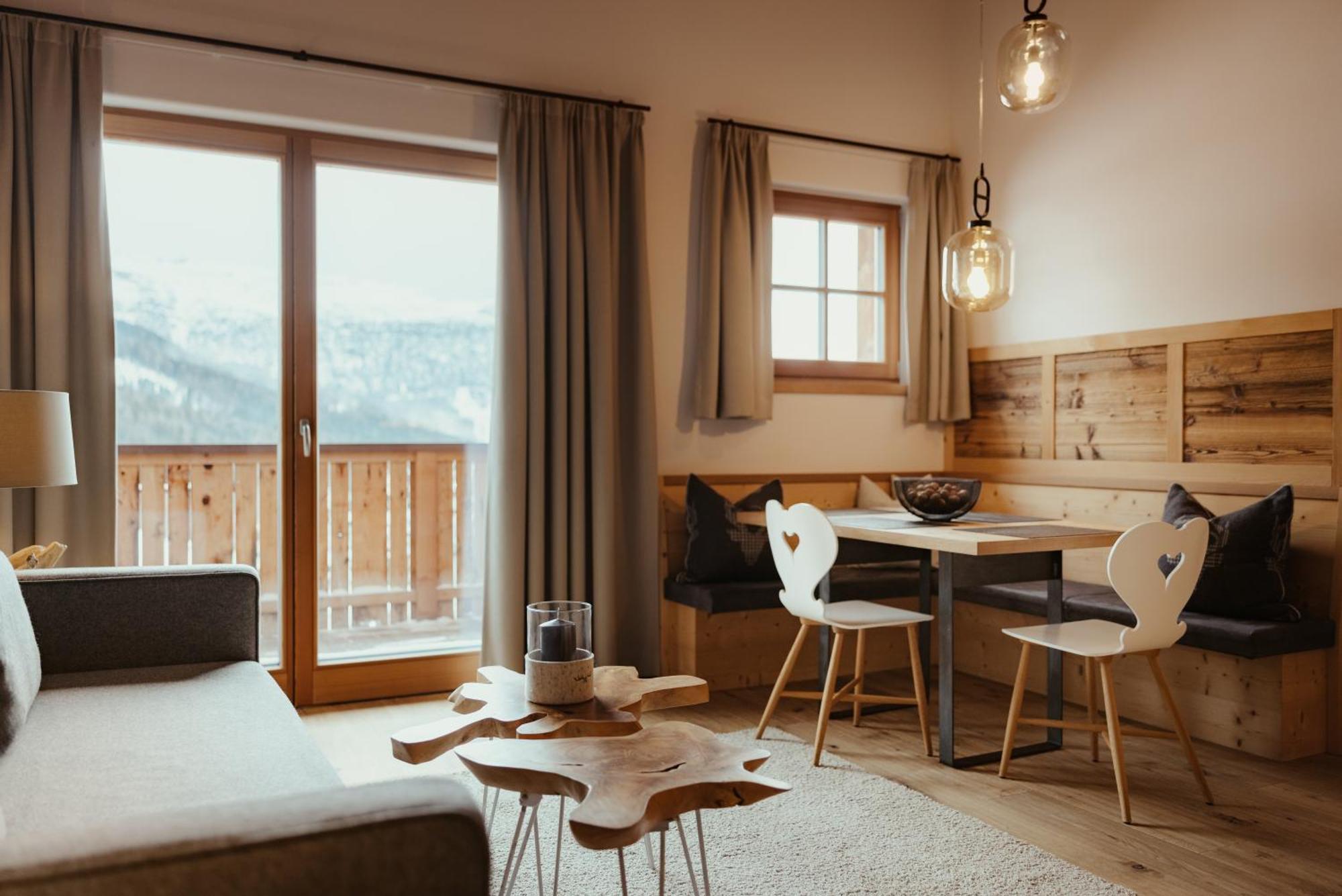 Villa Flora Mountain Lodges San Cassiano Kültér fotó