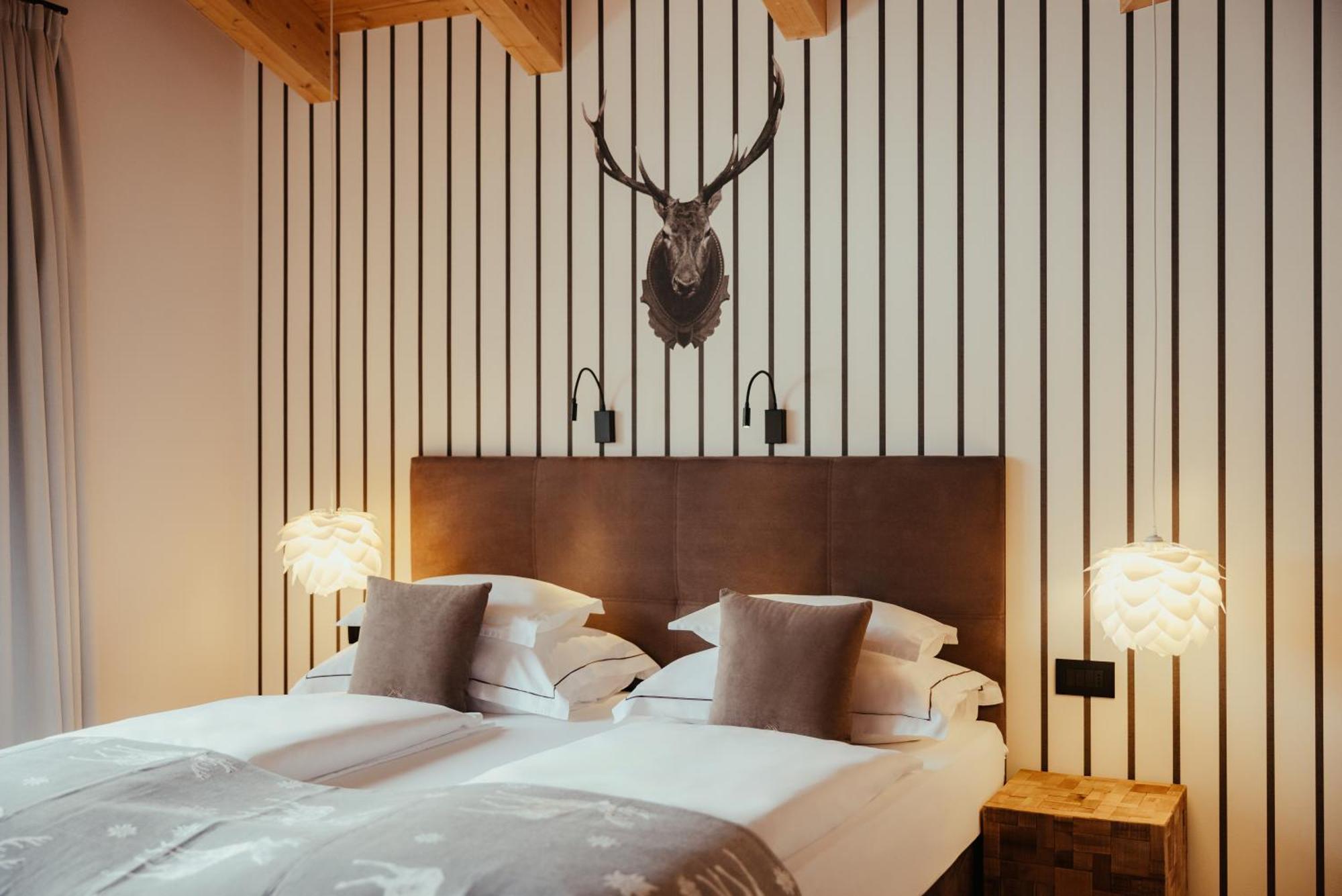 Villa Flora Mountain Lodges San Cassiano Kültér fotó