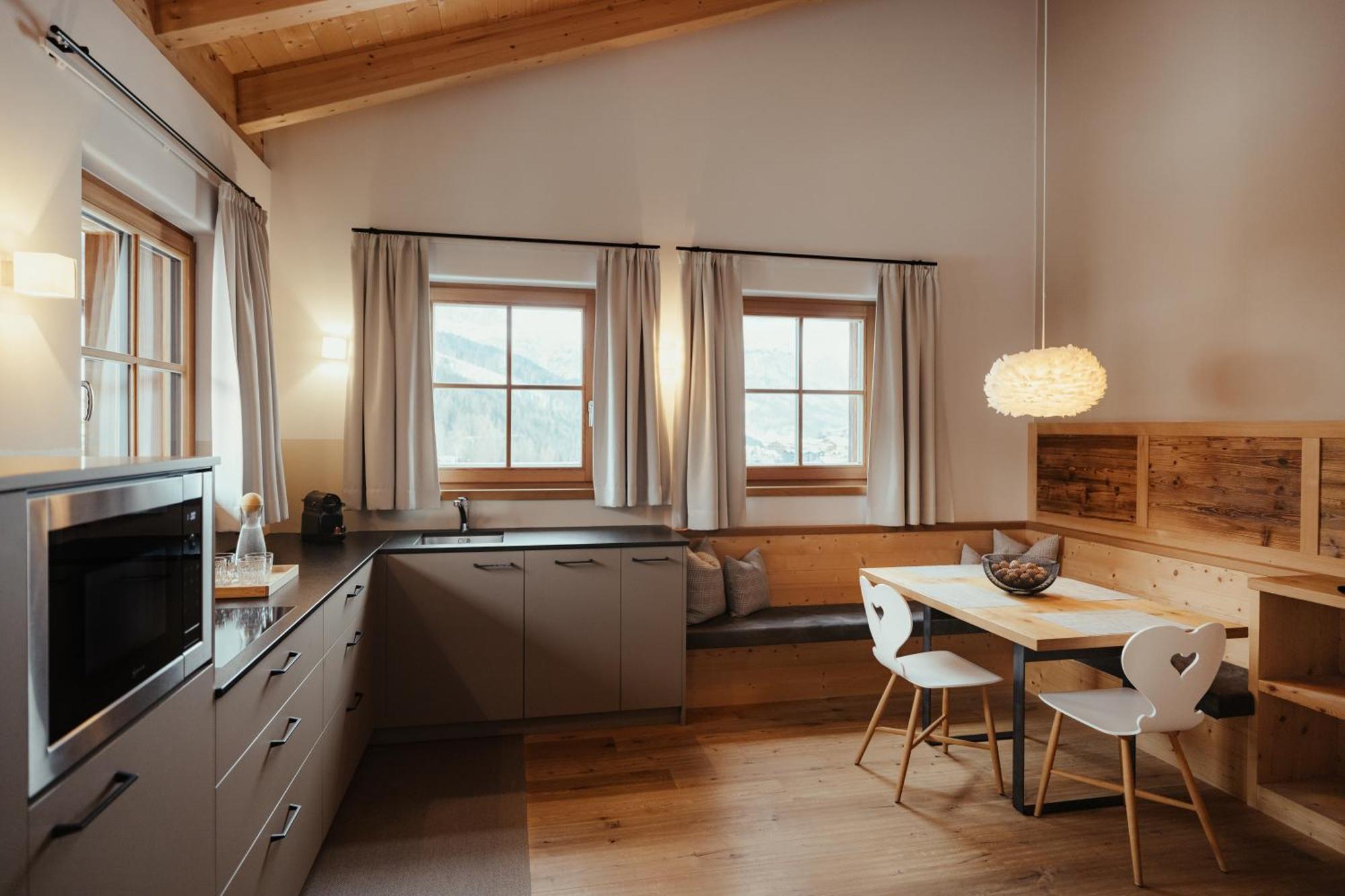 Villa Flora Mountain Lodges San Cassiano Kültér fotó