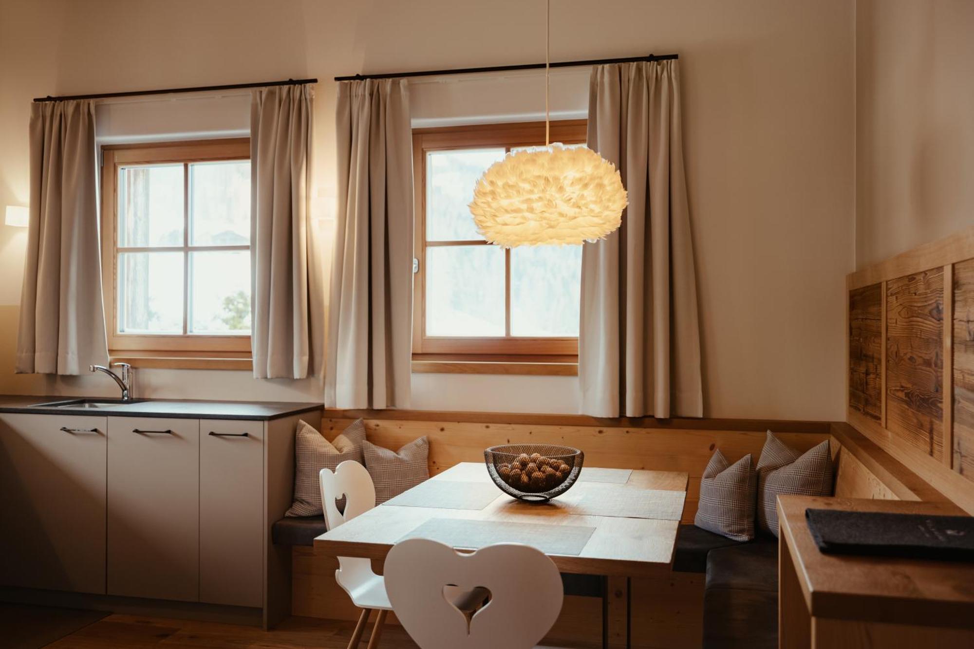 Villa Flora Mountain Lodges San Cassiano Kültér fotó